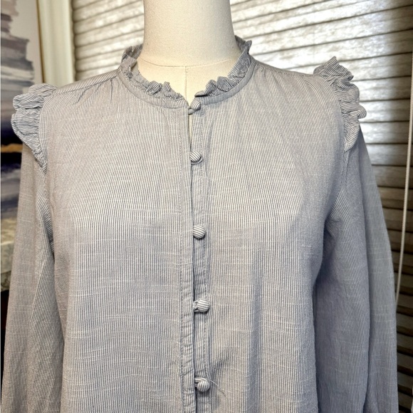 LC Lauren Conrad cotton button-down chambray shirt with ruffles. Size XS - Picture 5 of 9